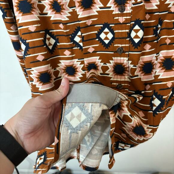 NWT Duluth Trading Co Women's Free Swingin' Flannel Shirt - Aztec brown - Med - Picture 5 of 9
